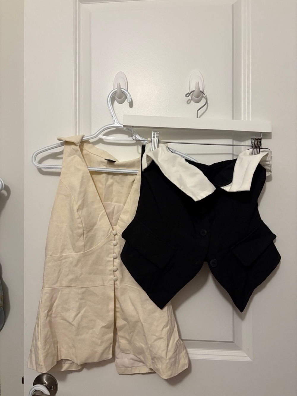 SHEIN Cream Button-Front Sleeveless Top & Black Contrast Collar Vest bundle